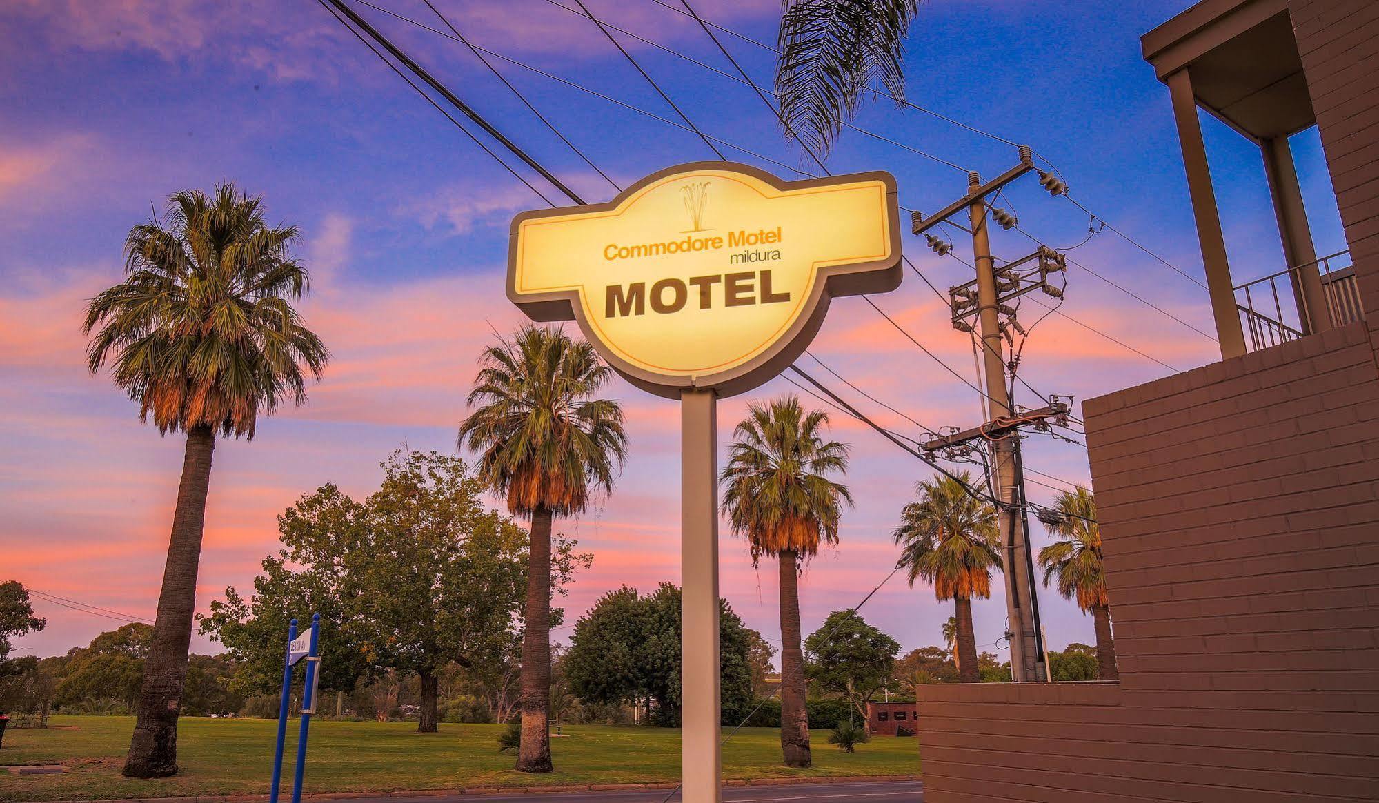 Commodore Mildura Motel エクステリア 写真